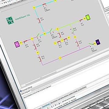 Left: Dale Player, Vice President, Engineer and Smart Grid, ComEd Right: Jason Klein, Vice President, Electric Operations and Technical Services, Ameren Illinois